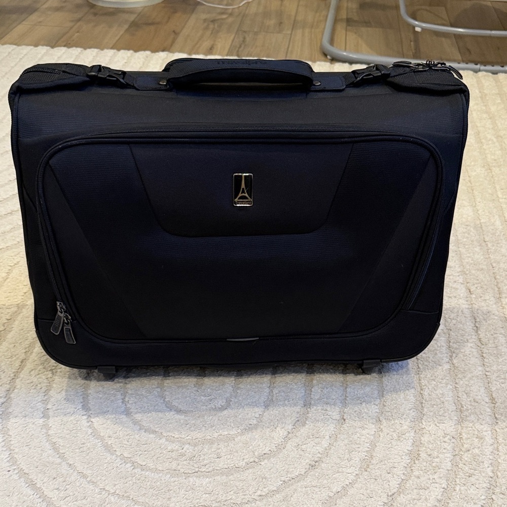 Travelpro Black Rolling Garment Bag Carry-On Luggage Suit Bag